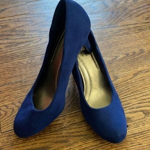 Blue comfort plus heels size 8.5